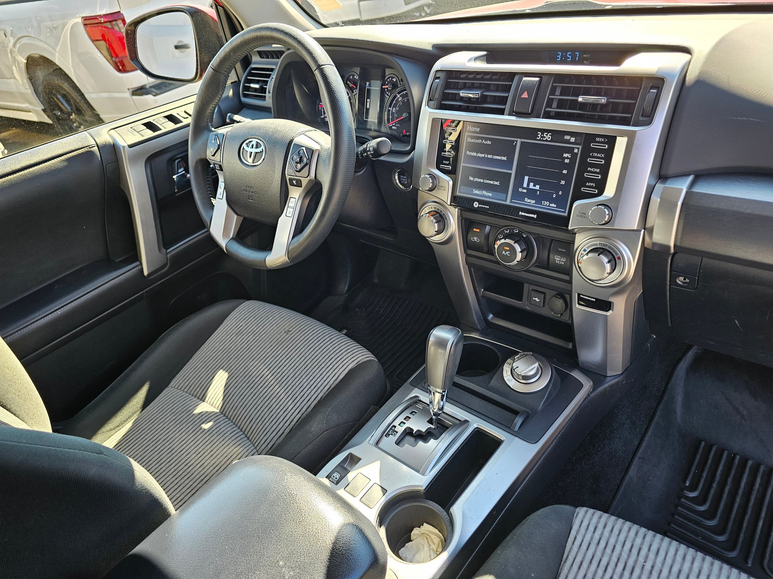 Used 2022 Toyota 4Runner SR5 AWD/4WD image 10