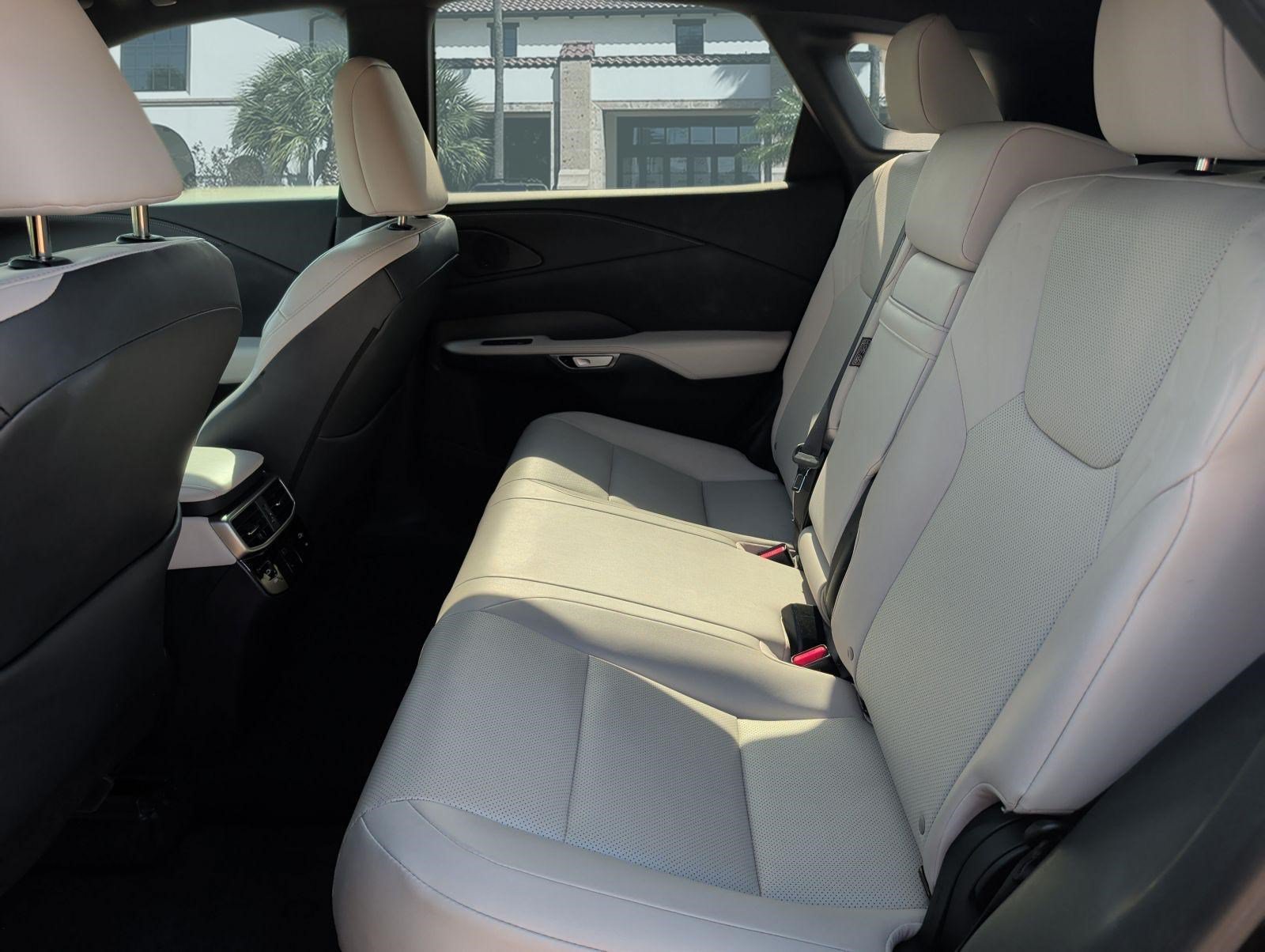 Used 2024 Lexus RX 350h w/ Accessory Package (Z1) AWD/4WD image 25