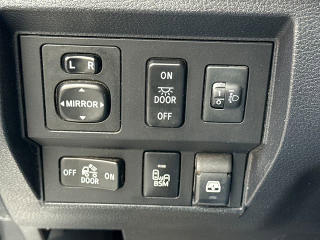 Used 2017 Toyota Tundra Limited image 36