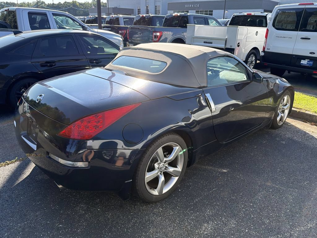 Used 2007 Nissan 350Z Touring RWD image 10