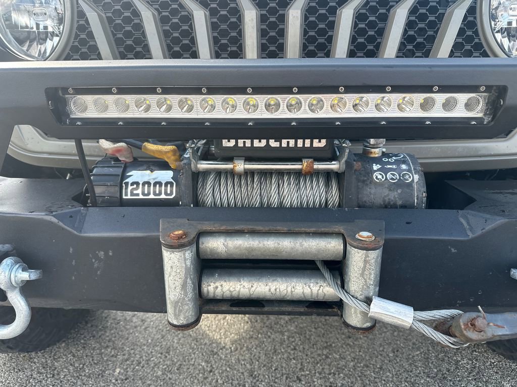 Used 2020 Jeep Gladiator Sport image 41