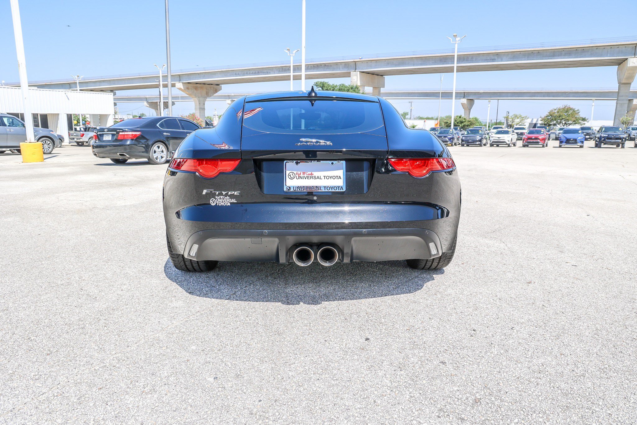 Used 2016 Jaguar F-TYPE Coupe RWD image 9