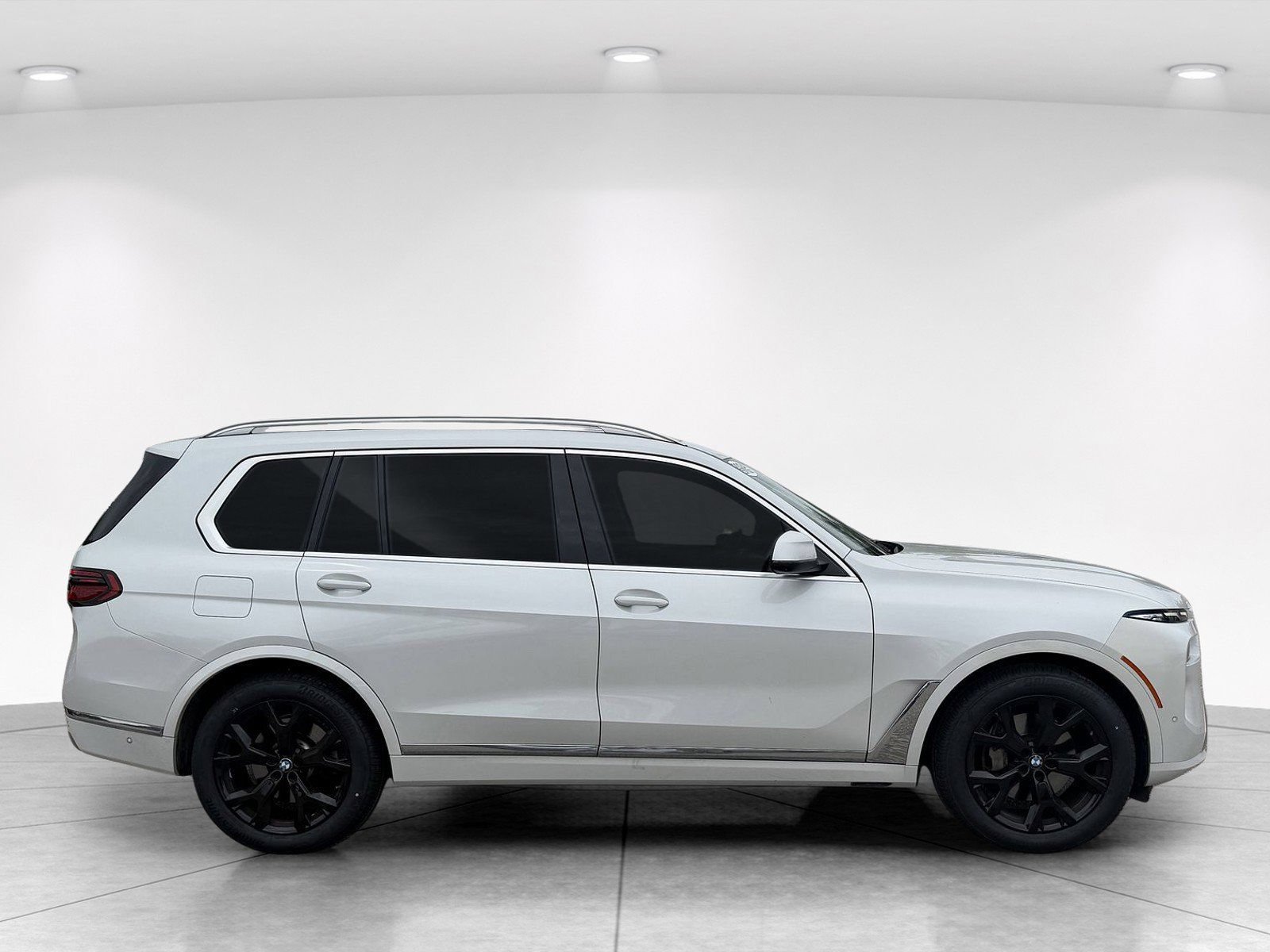 Certified 2024 BMW X7 xDrive40i w/ Executive Package AWD/4WD image 3
