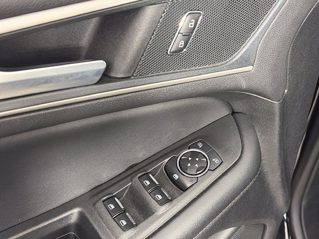 Used 2024 Ford Edge SEL AWD/4WD image 25