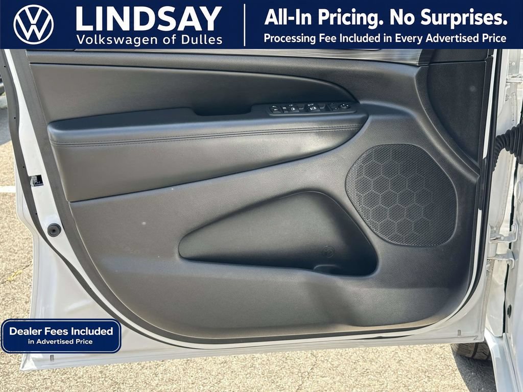 Used 2020 Jeep Grand Cherokee Altitude AWD/4WD image 9