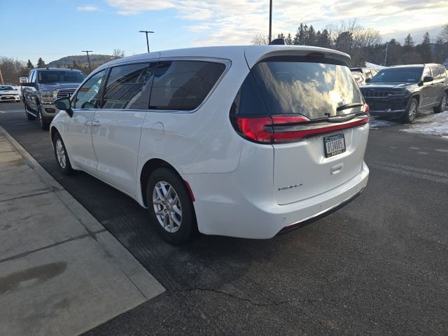 Certified 2024 Chrysler Pacifica Touring-L image 4