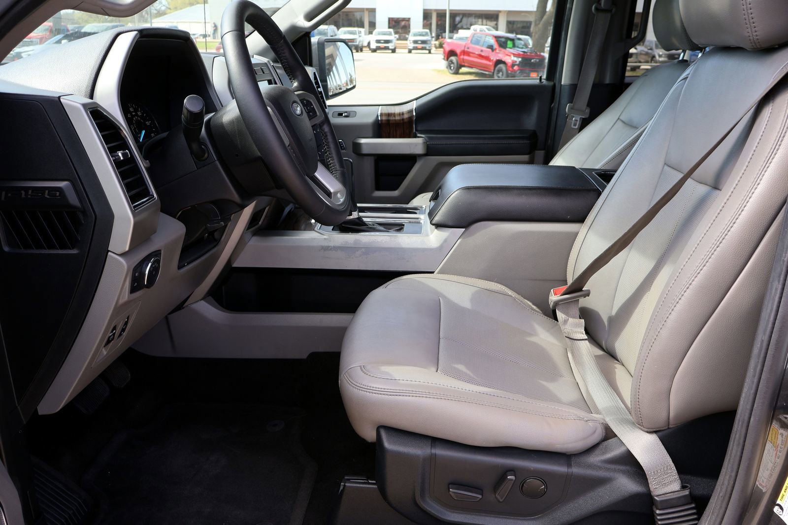 Used 2020 Ford F150 Lariat image 23