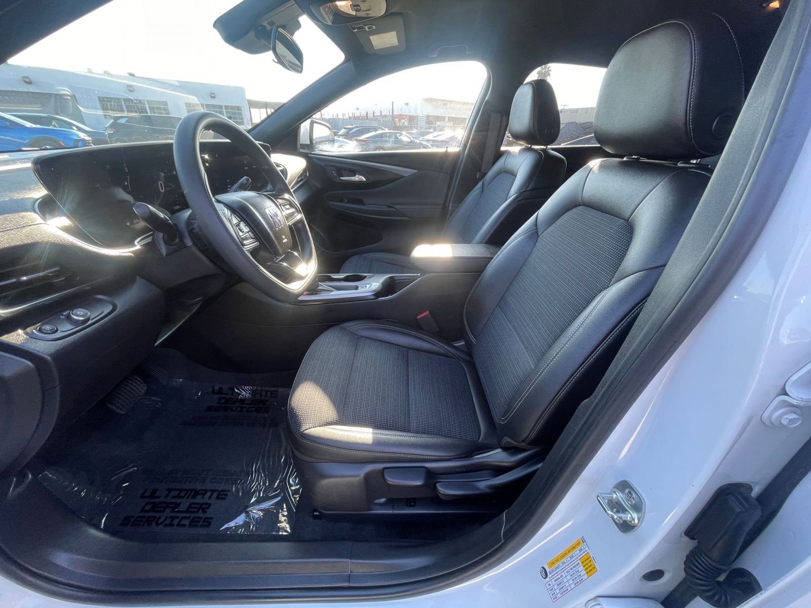 Used 2025 Buick Envista Preferred image 27