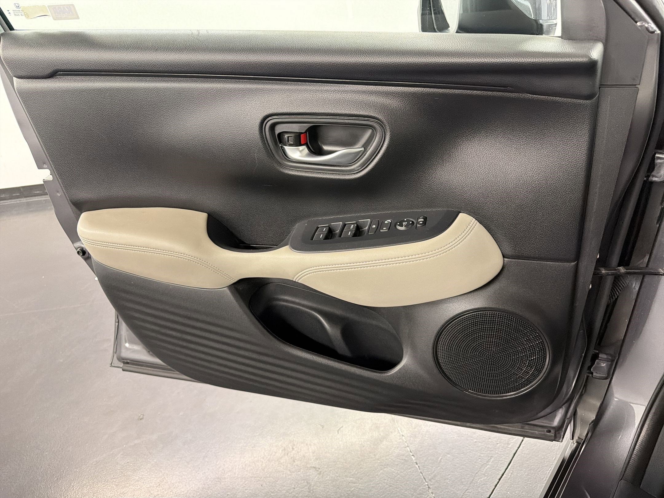 Certified 2024 Honda HR-V LX image 12
