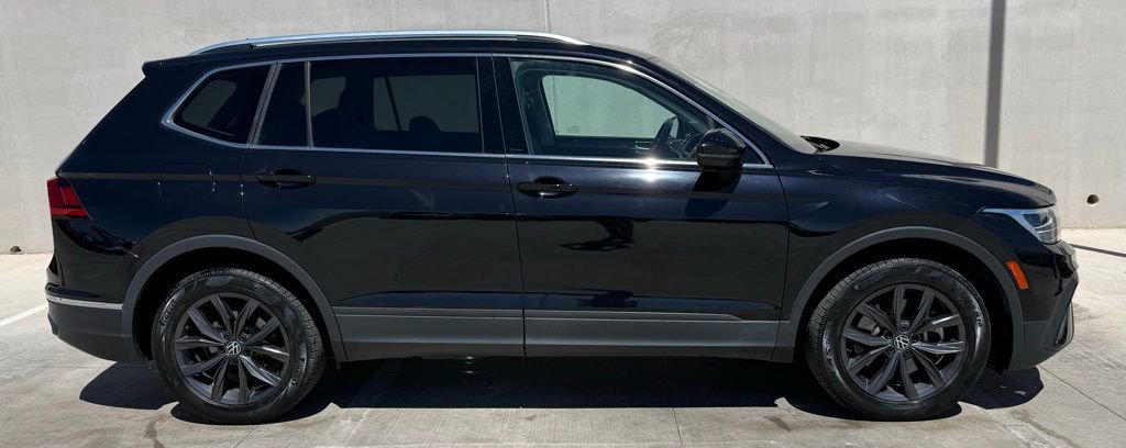Used 2022 Volkswagen Tiguan SE image 3