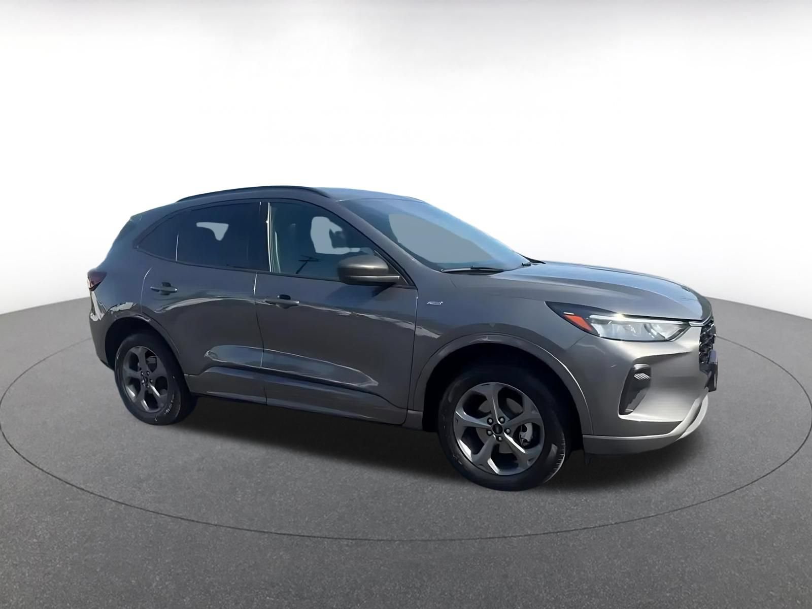 Used 2024 Ford Escape ST-Line AWD/4WD image 2