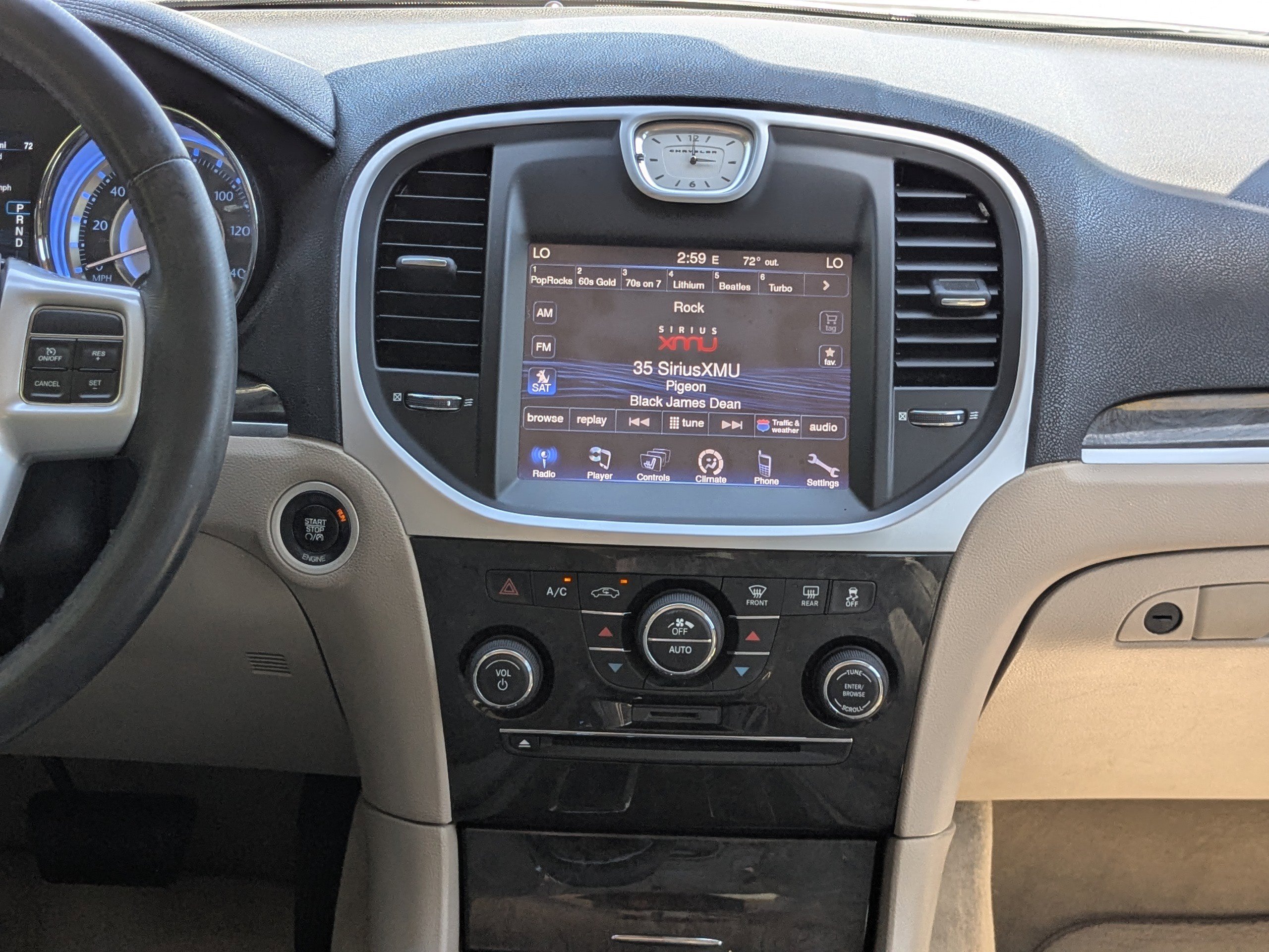 Used 2014 Chrysler 300 image 16