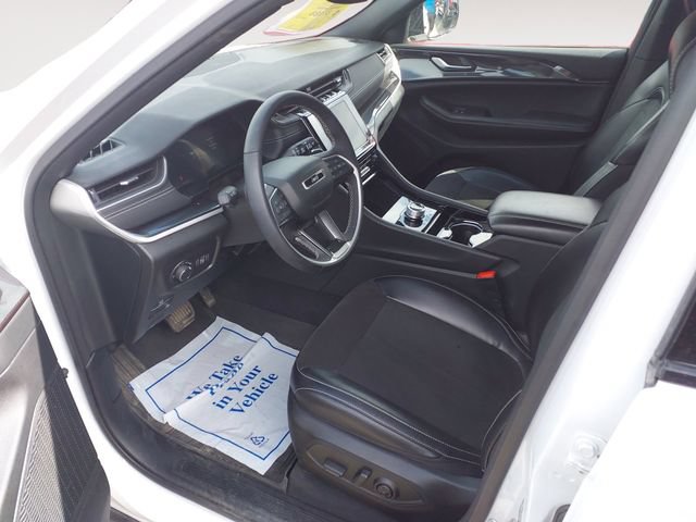 Used 2023 Jeep Grand Cherokee Altitude AWD/4WD image 15