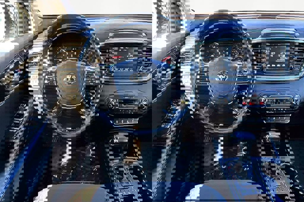 Used 2020 Kia Sorento LX w/ LX I4 Convenience Package image 5