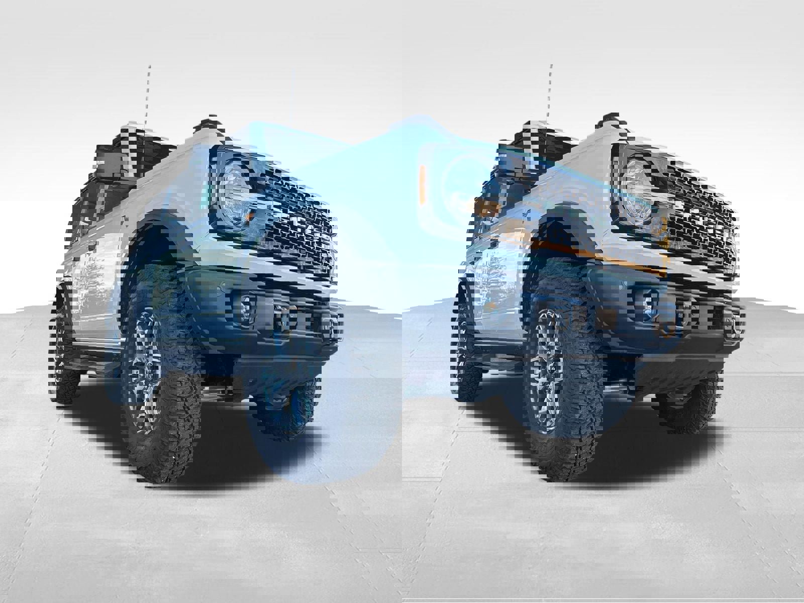 New 2025 Ford Bronco Badlands image 9