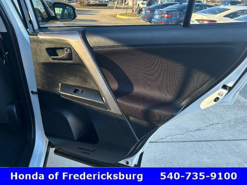 Used 2017 Toyota RAV4 LE image 13