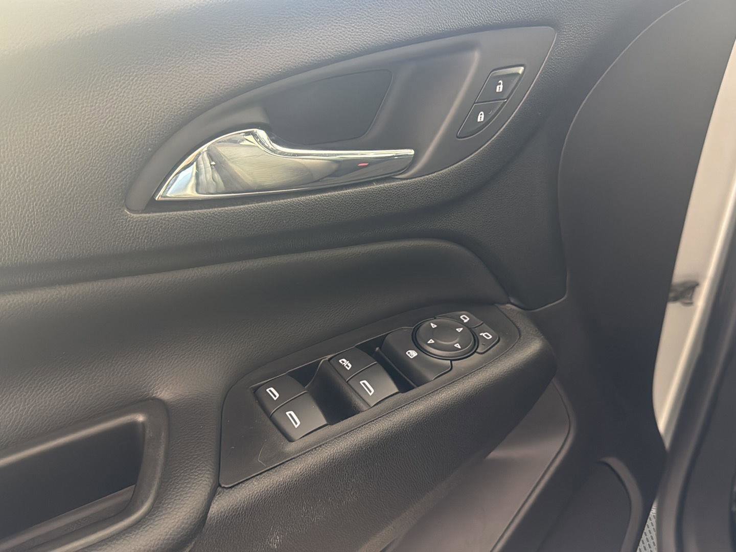 Used 2020 Chevrolet Equinox LT FWD image 13