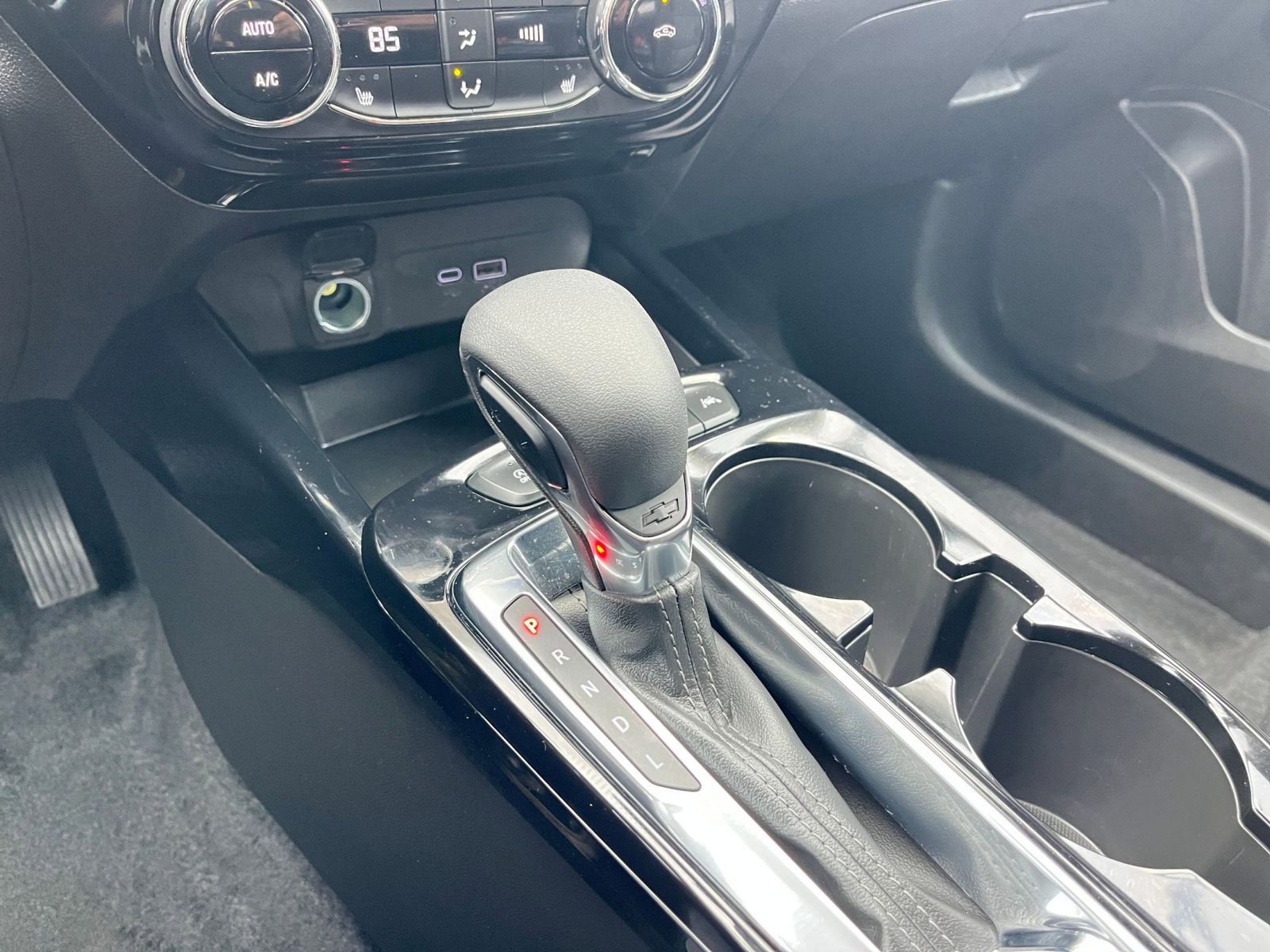 Used 2025 Chevrolet Trax LT w/ LT Convenience Package image 39