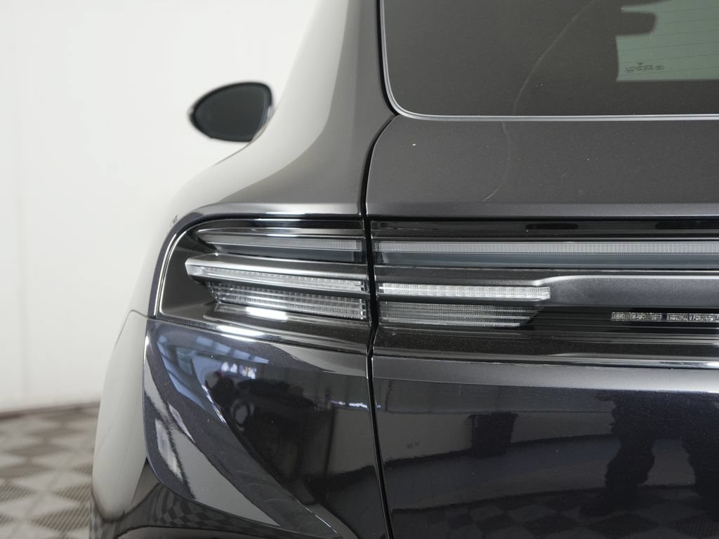 Certified 2025 Porsche Macan 4S Electric AWD/4WD image 12