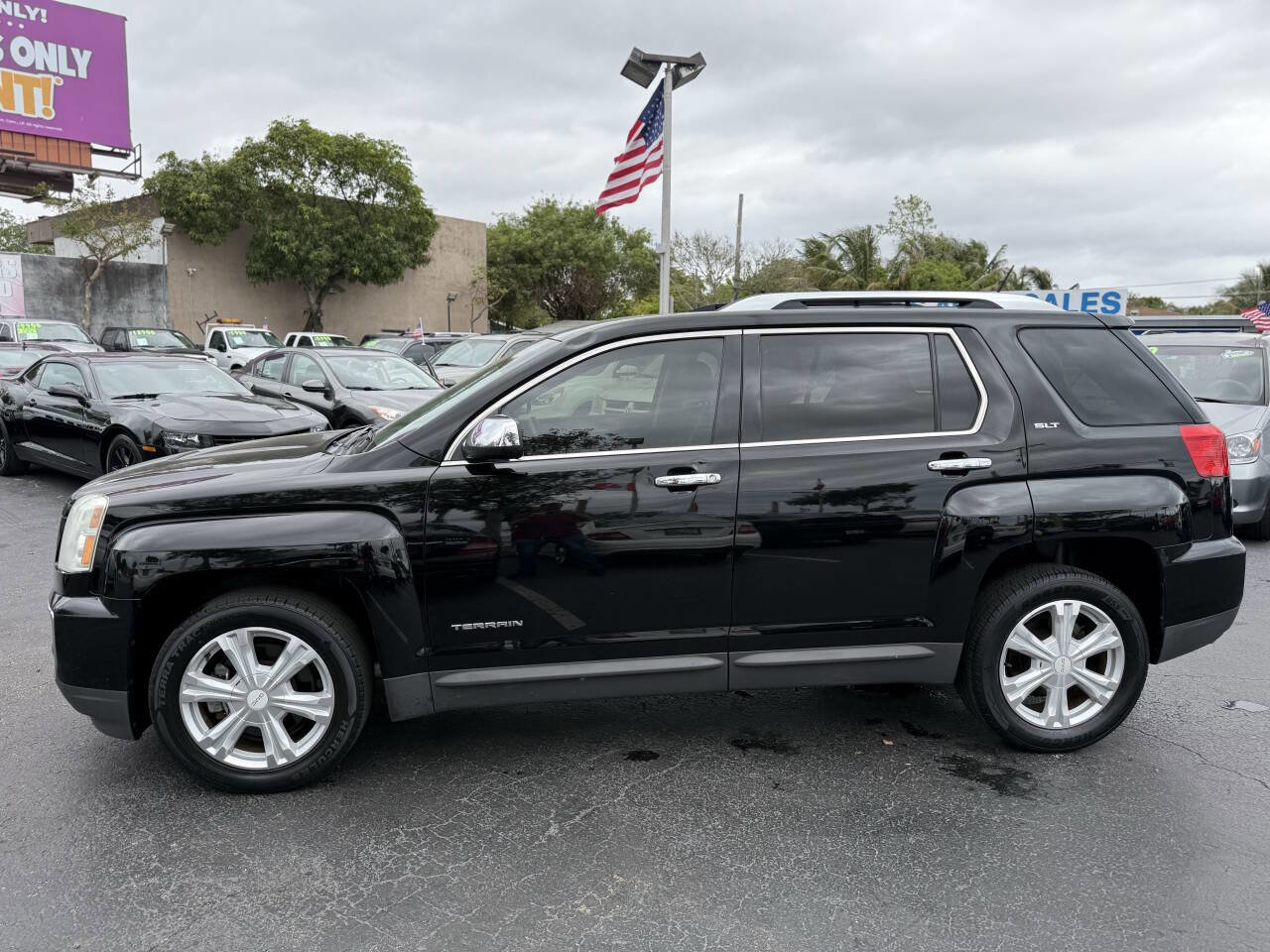 Used 2017 GMC Terrain SLT w/ Driver Alert Package I FWD image 5