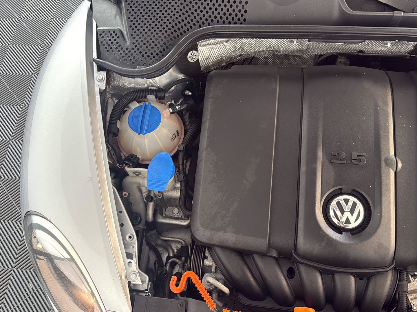 Used 2012 Volkswagen Beetle 2.5 FWD image 23