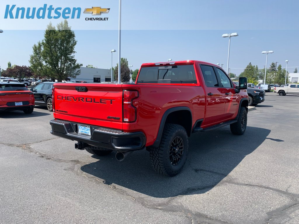 New 2026 Chevrolet Silverado 2500 ZR2 w/ LPO, Dark Essentials Package AWD/4WD image 8