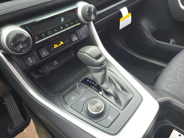 New 2025 Toyota RAV4 XLE image 13