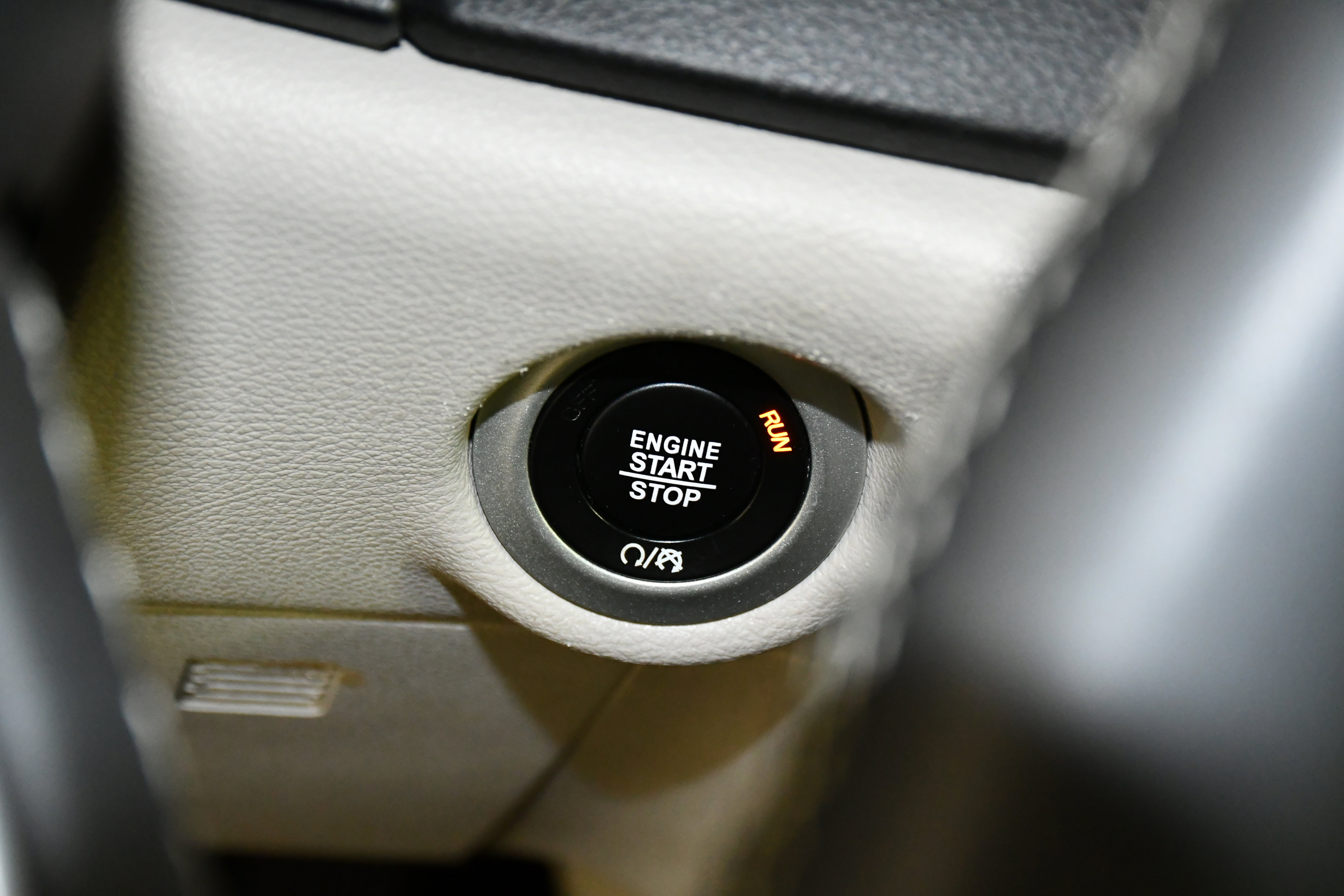 Used 2024 Chrysler Pacifica Touring-L image 25