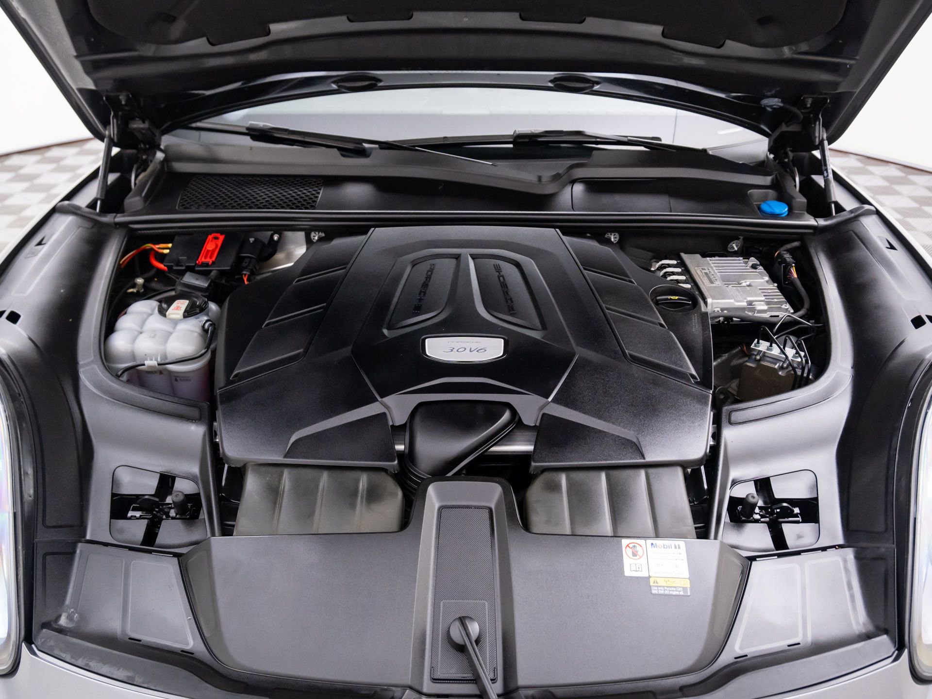 Certified 2023 Porsche Cayenne image 29