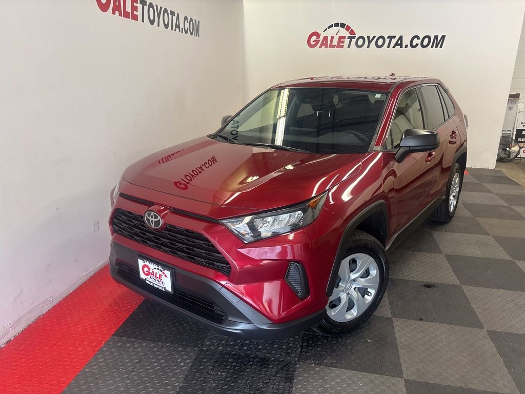 Used 2022 Toyota RAV4 LE image 3