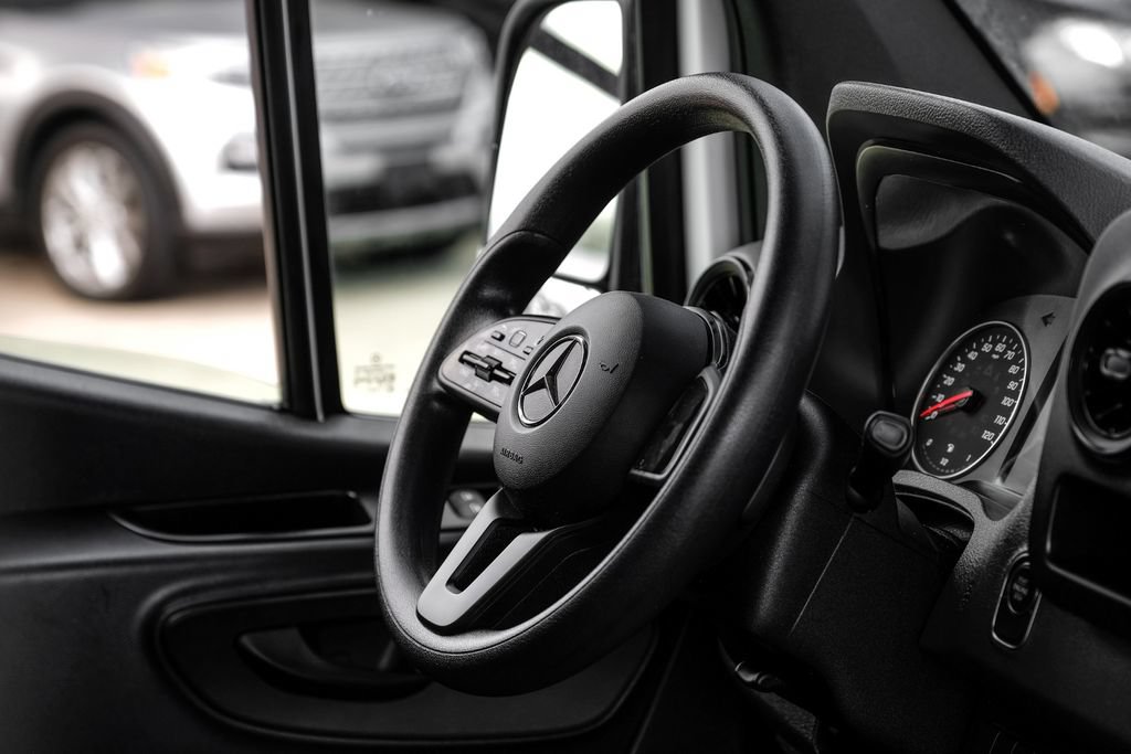 Used 2024 Mercedes-Benz Sprinter 2500 image 10