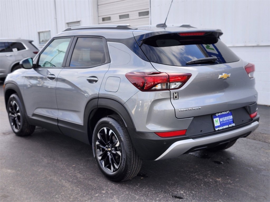Used 2023 Chevrolet TrailBlazer LT w/ Convenience Package image 3