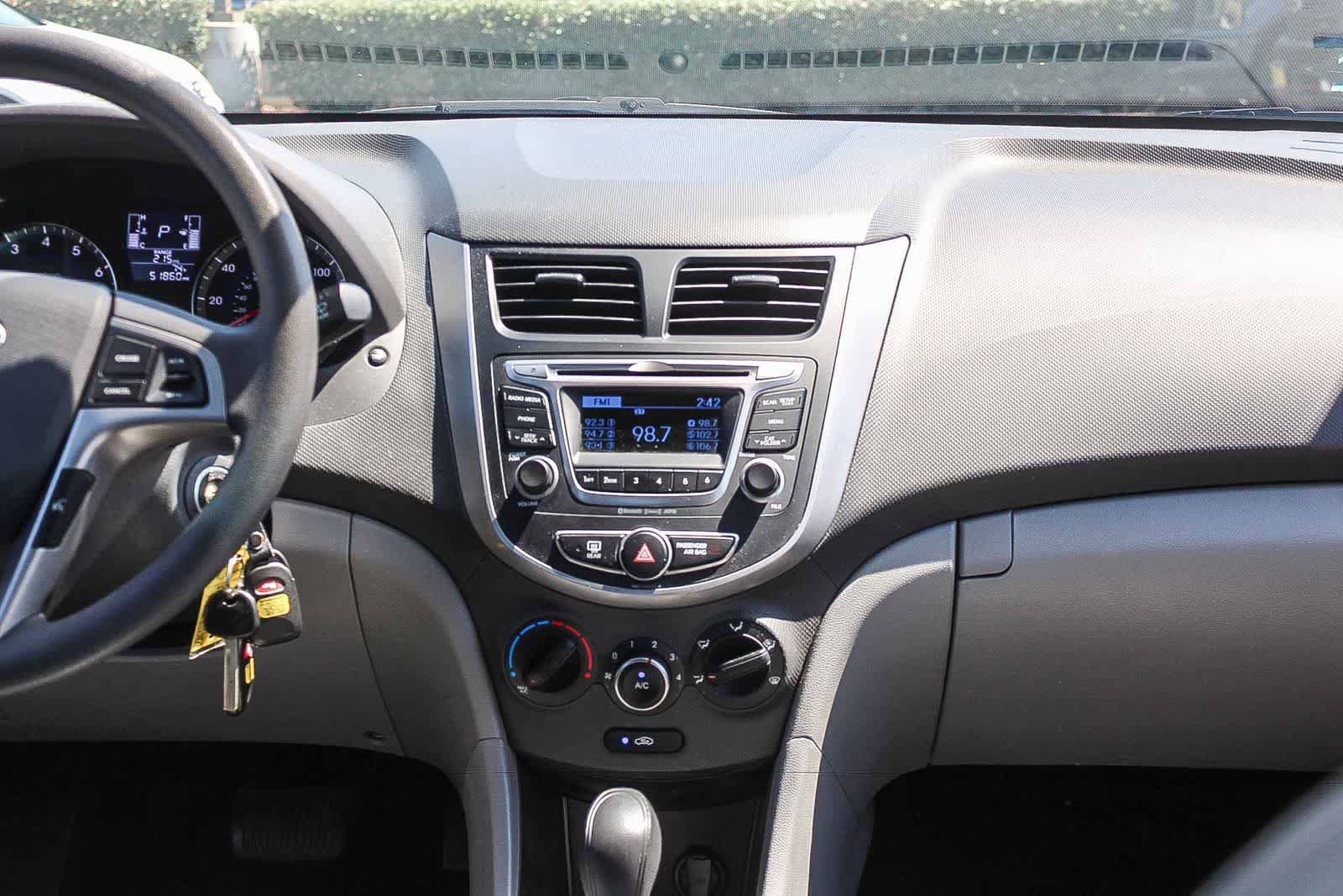 Used 2016 Hyundai Accent SE w/ Option Group 02 FWD image 17