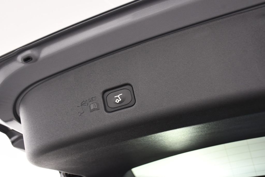 Used 2025 Lincoln Nautilus Reserve image 25