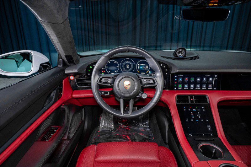 Used 2021 Porsche Taycan Turbo Sedan image 17