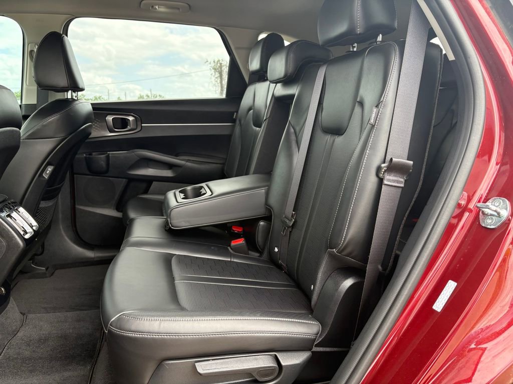 Certified 2025 Kia Sorento S w/ Panoramic Sunroof Package FWD image 14