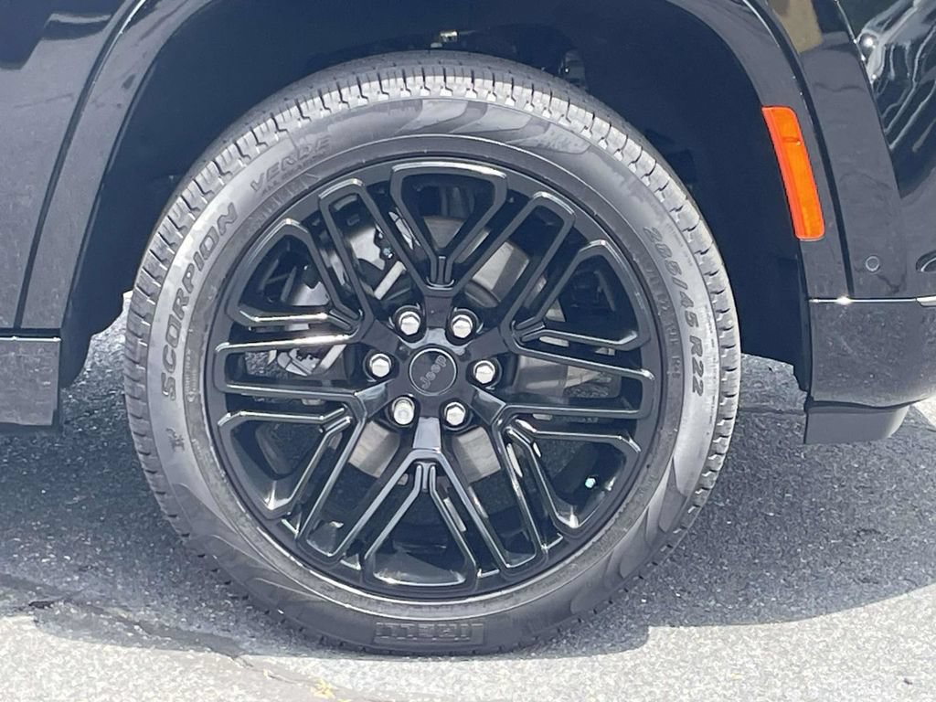 New 2026 Jeep Grand Wagoneer Limited AWD/4WD image 13