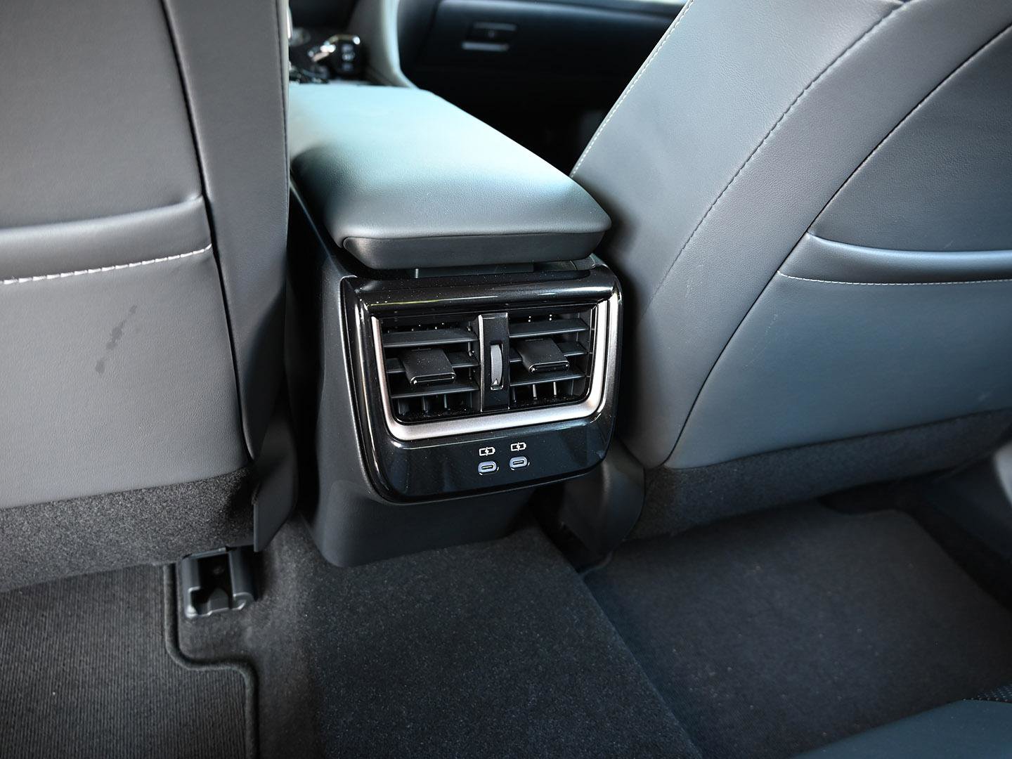 Used 2025 Toyota Crown Platinum image 32