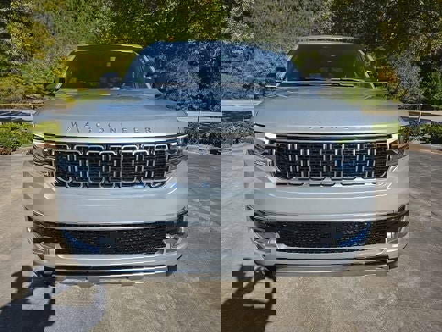 Used 2024 Jeep Wagoneer L Series III w/ Flexible Seating Group image 9