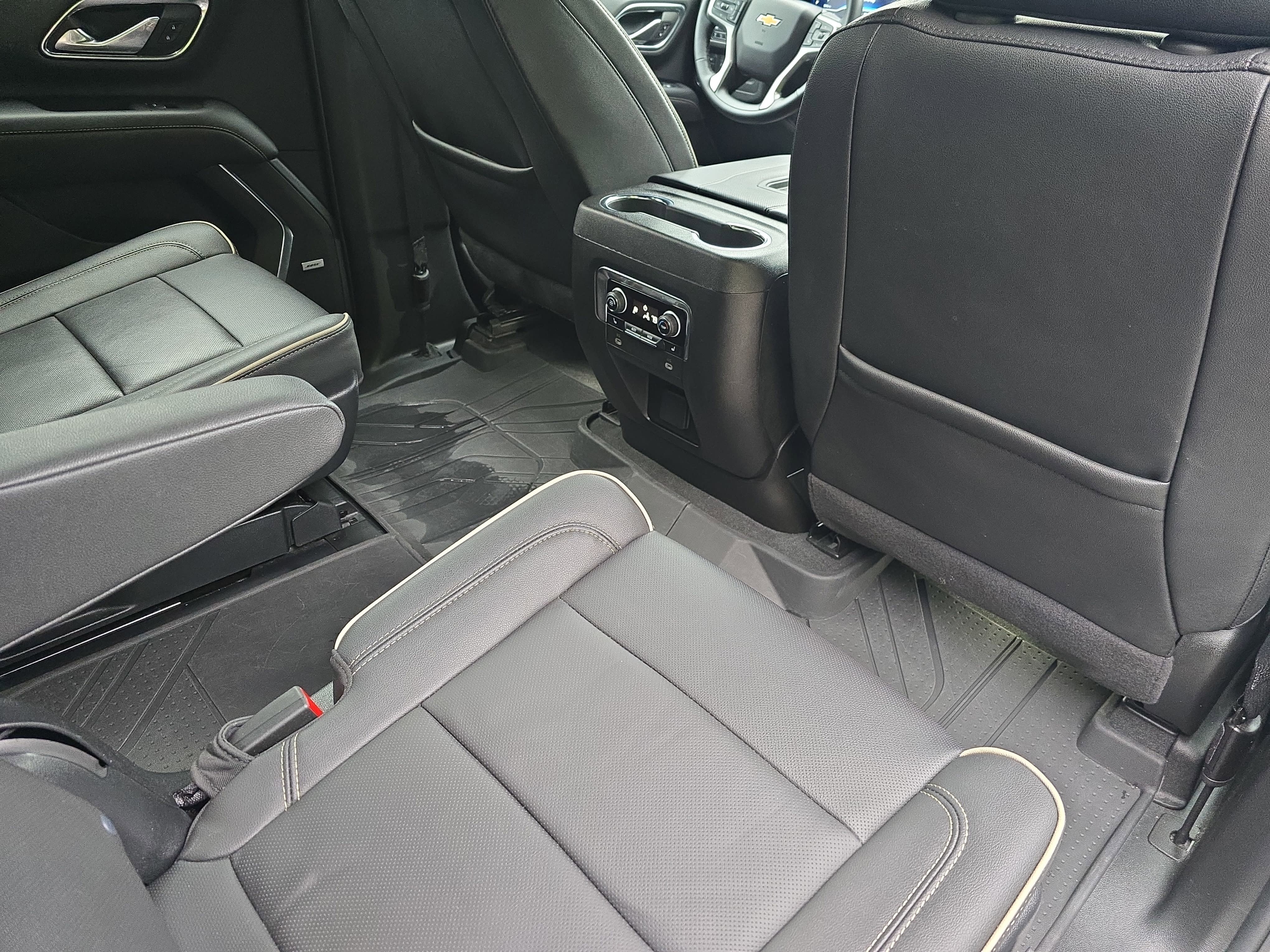 Used 2024 Chevrolet Tahoe Premier AWD/4WD image 11