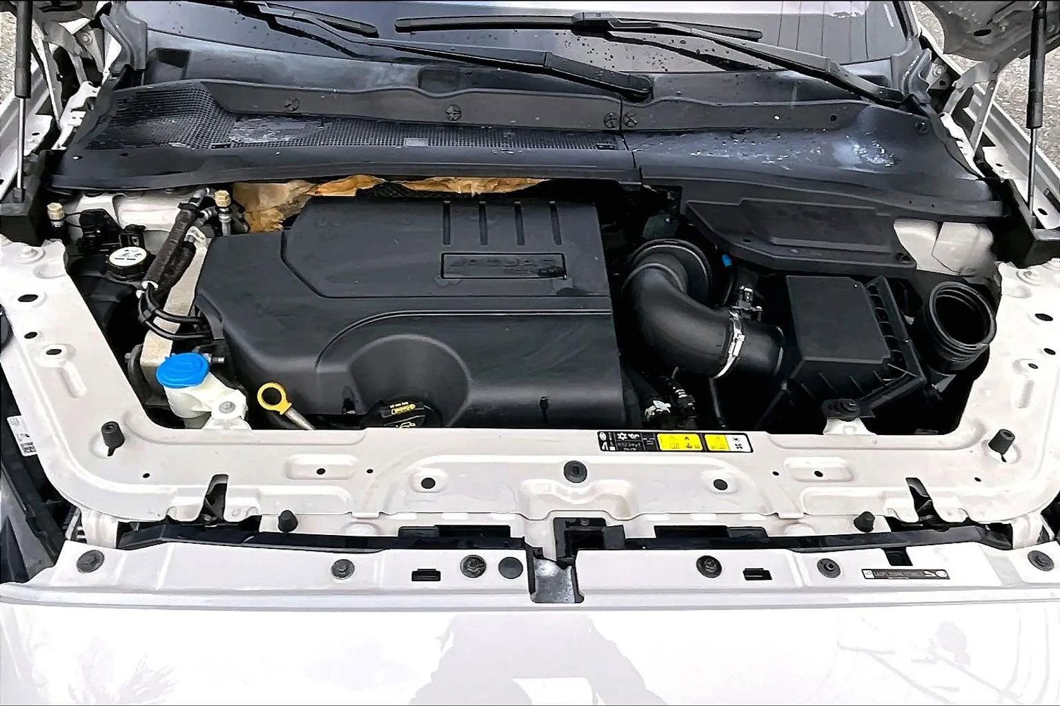 Used 2019 Jaguar E-PACE R-Dynamic SE image 10