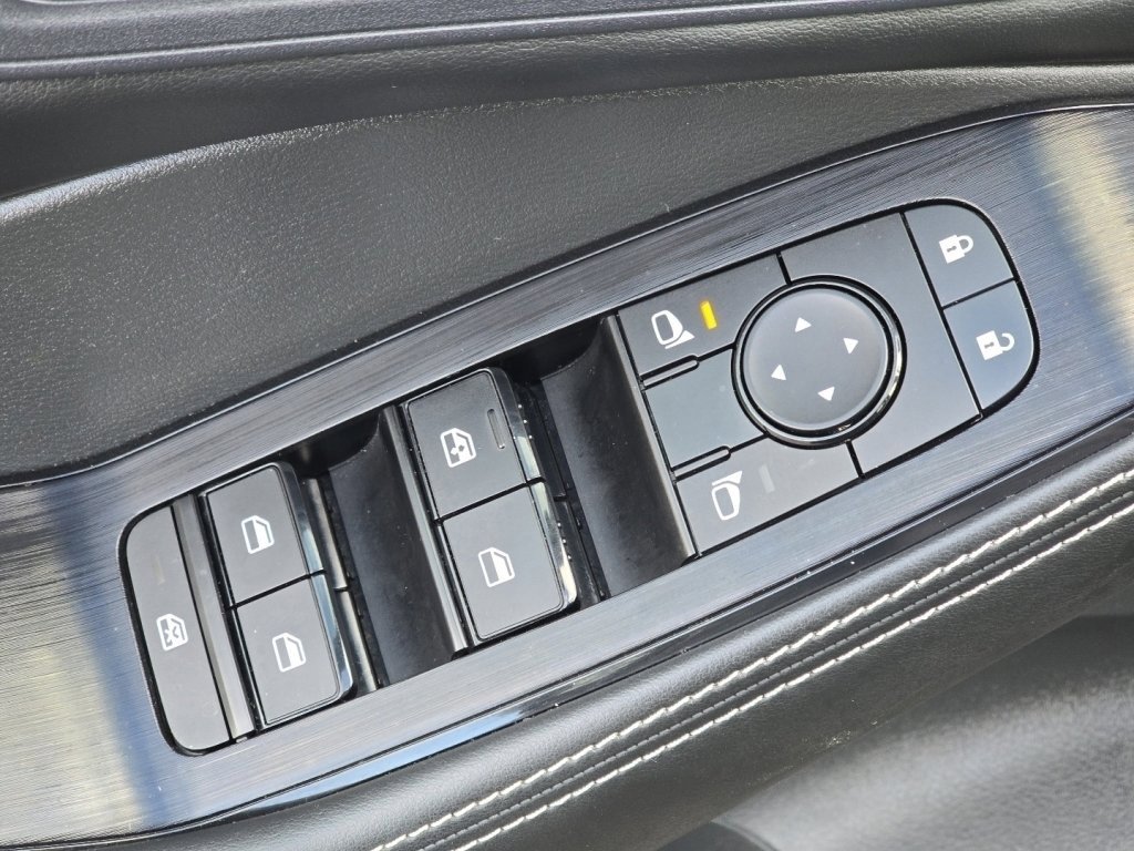 Used 2023 Nissan Rogue SV w/ SV Premium B Package image 23