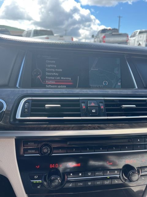 Used 2015 BMW 750i RWD image 52