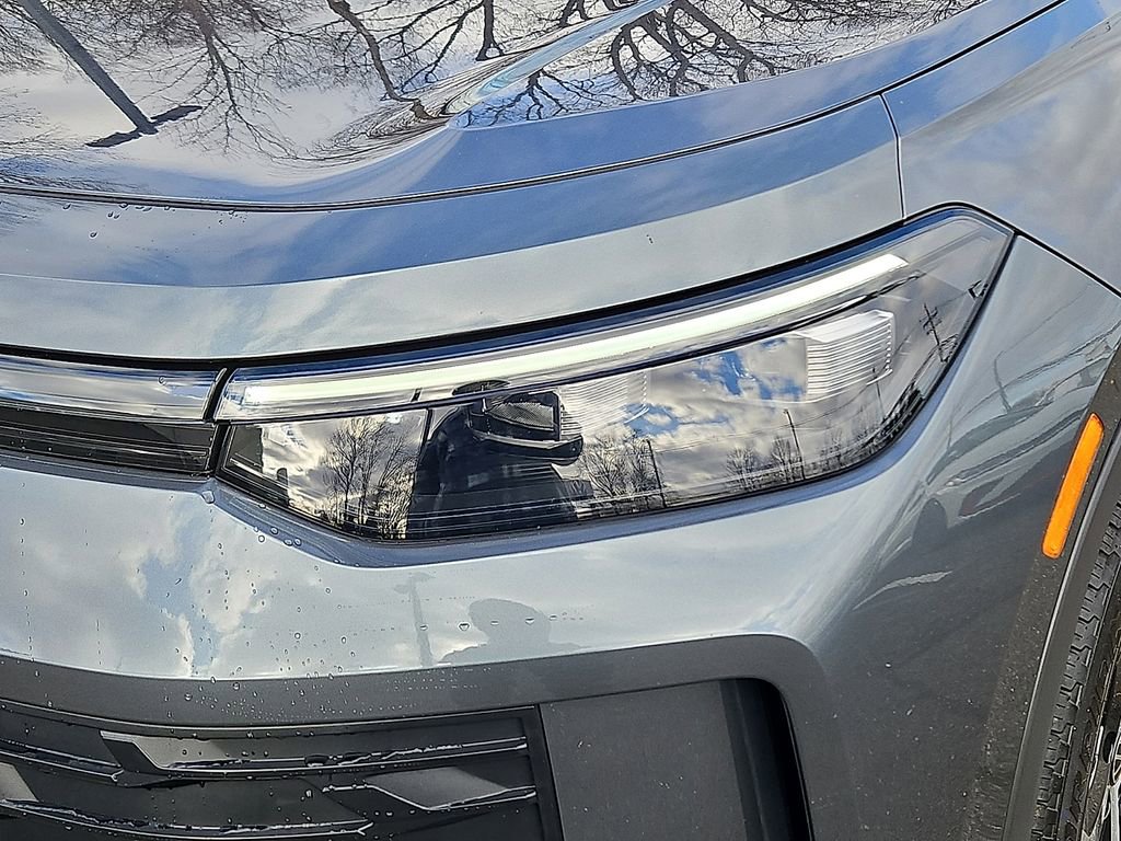 Certified 2025 Volkswagen Tiguan SE w/ Panoramic Sunroof Package image 31