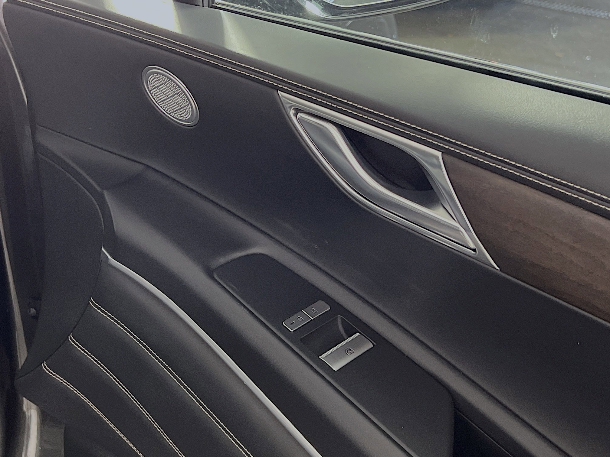 Used 2024 Genesis GV80 2.5T image 32