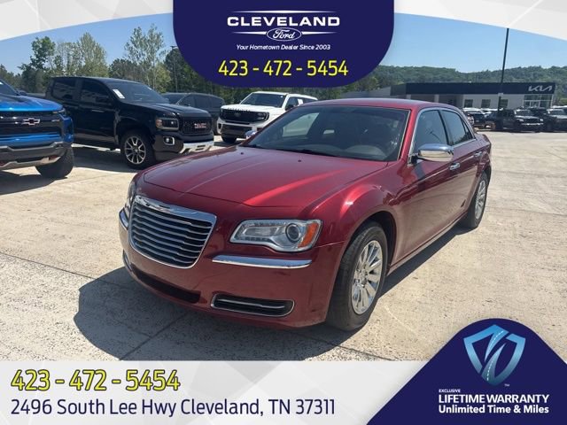 Used 2013 Chrysler 300 image 1