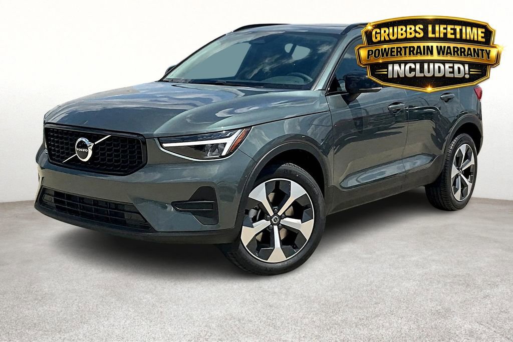 New 2026 Volvo XC40 B4 Core w/ Climate Package FWD image 2