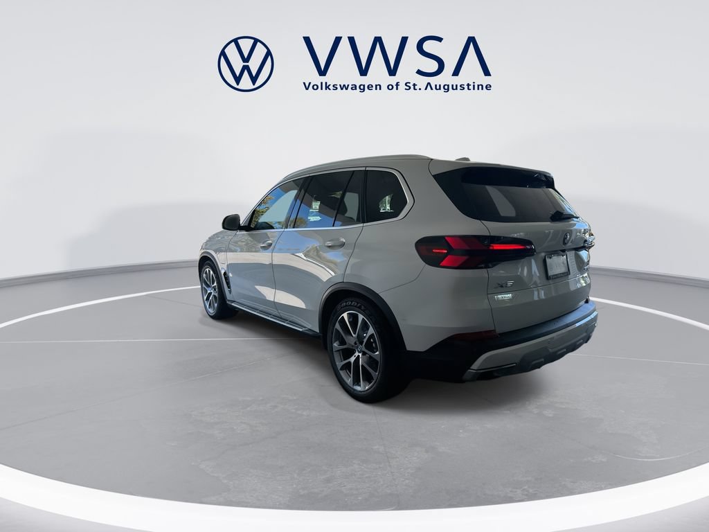 Used 2025 BMW X5 xDrive50e AWD/4WD image 5