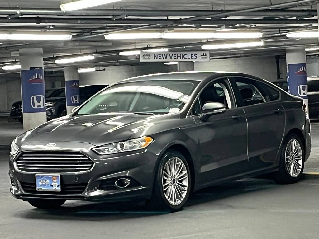 Used 2016 Ford Fusion SE w/ Equipment Group 202A FWD image 3