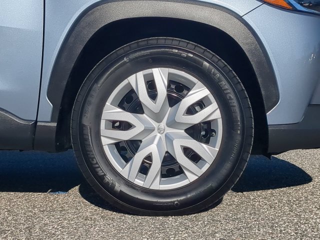 Certified 2025 Toyota Corolla Cross L FWD image 11